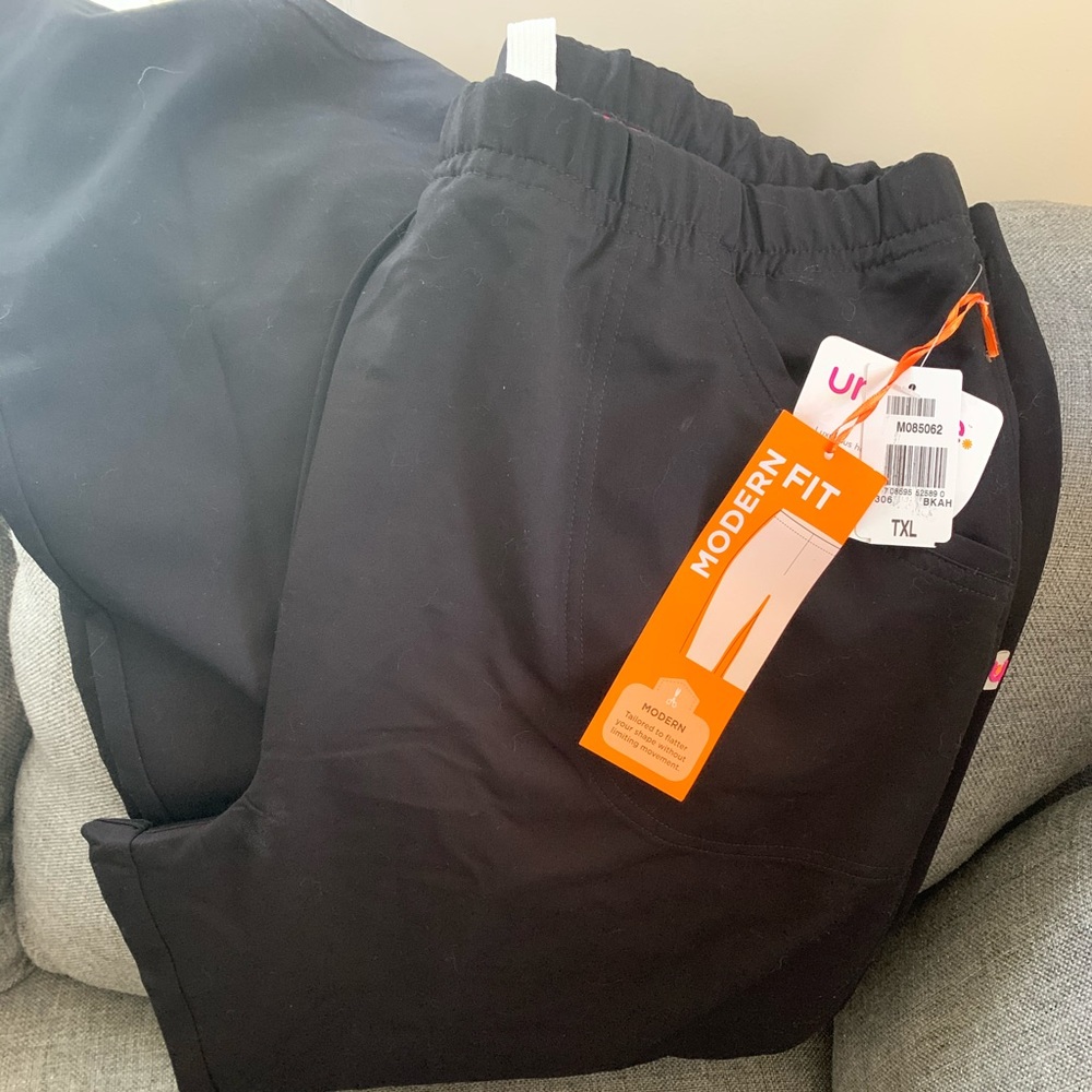 BNWT black scrub pants